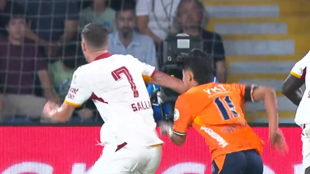 lemarcaspors_'s tweet photo. Galatasaray aleyhine verilen penaltı kararı yanlış. (TRIO) https://t.co/i5nBPeYmkl