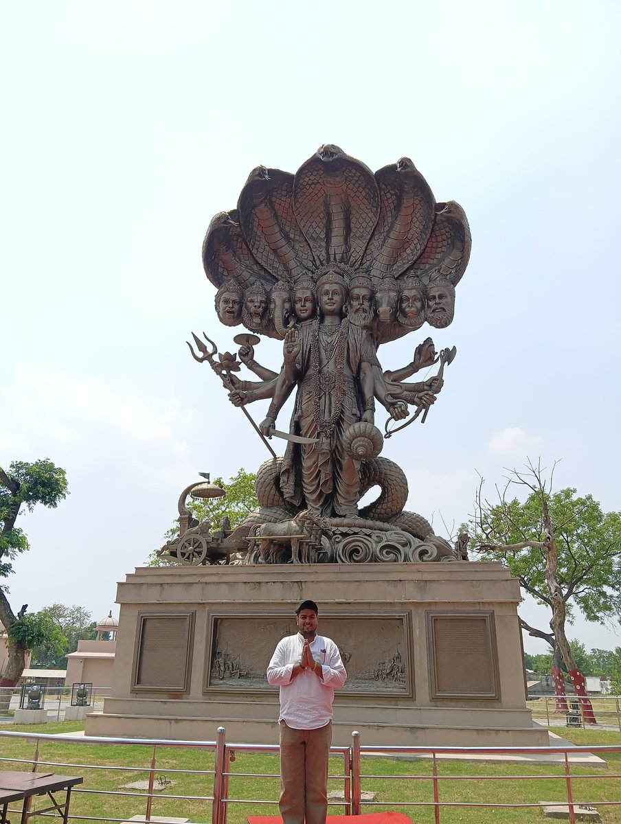 DDhalaria's tweet photo. ये जन्म नहीं था, एक नये युग की शुरुआत थी।

श्री कृष्ण जन्माष्टमी की हार्दिक शुभकामनाएं।।

#जन्माष्टमी https://t.co/SnDOlP0pdv
