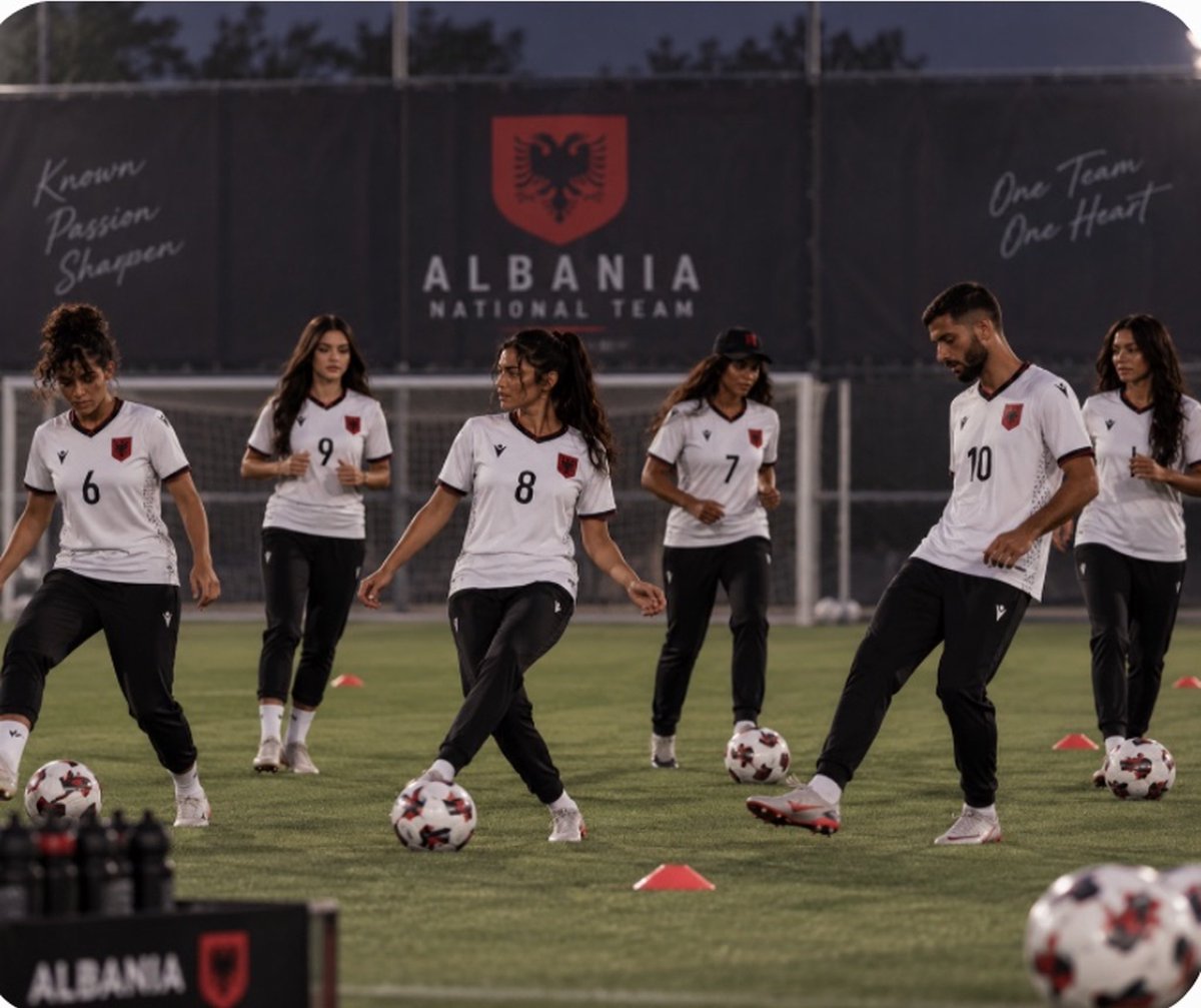 Albani_teammedi's tweet photo. أجواء حماسية وروح قتالية عالية في تدريبات منتخب ألبانيا اليوم 🇦🇱
التركيز حاضر والجاهزية تبشر بالخير.. خطوة بخطوة نحو تحقيق الأهداف وإسعاد الجماهير الحمراء والسوداء🦅
#ألبانيا 
#محاكاة_المونديال_عزيز_قوم 
@Azizgomm 
@i56sik
@sarwn6824 https://t.co/JgzmUpBgPR