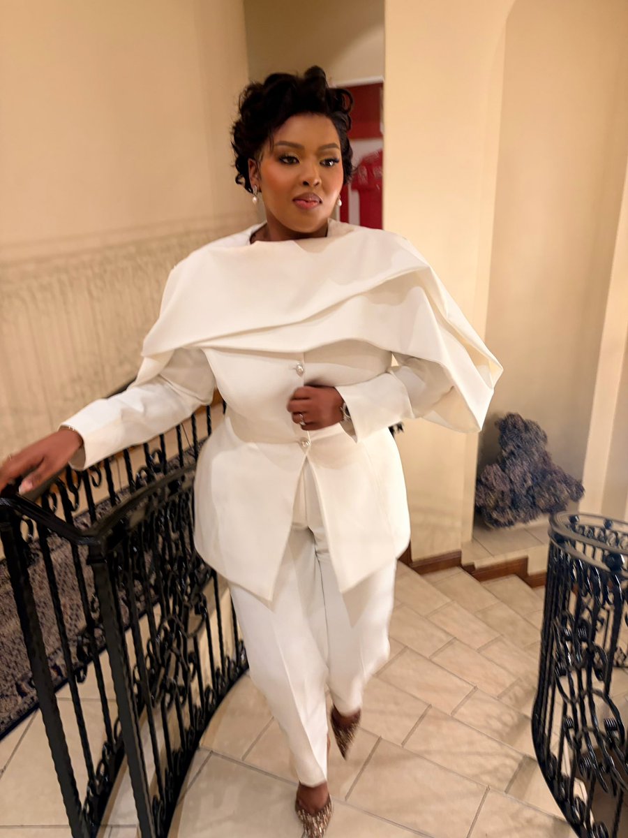 Anele's tweet photo. Sheriff Tailor said we will make a suit. Designed by my PA, Mbali 👌🏾👌🏾👌🏾 https://t.co/7mDMDw5TMF