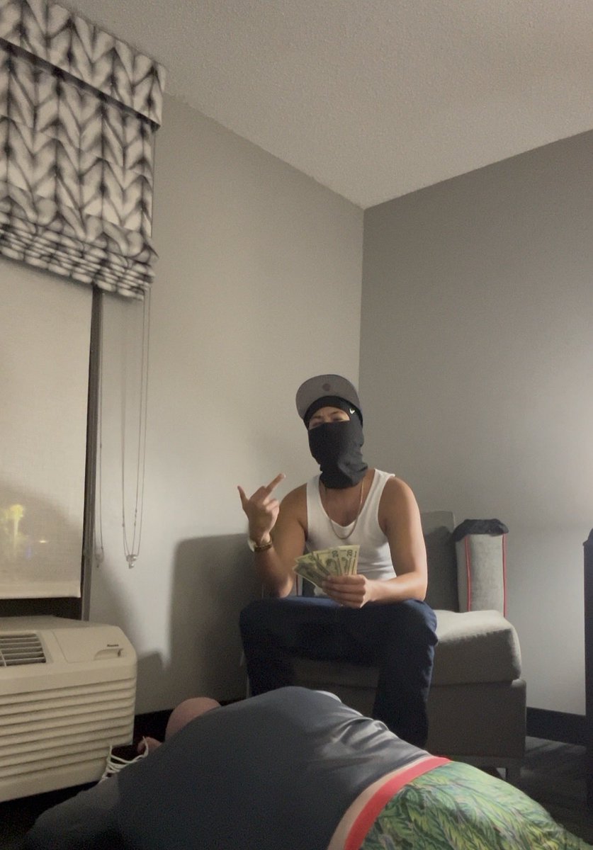 papishotty's tweet photo. Crushin f@gs n takin cash🤑 it’s payday 4 me https://t.co/hSkh24GLBx