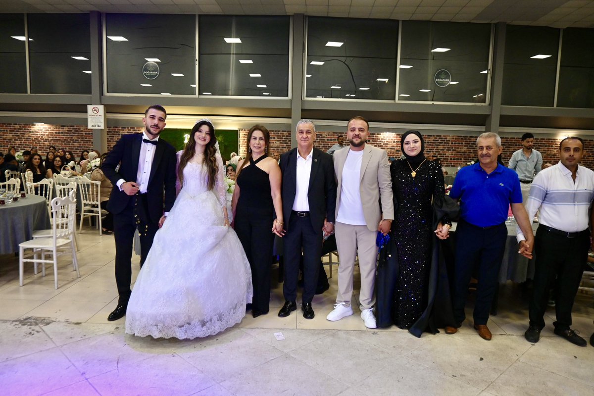 ibrahimgulMHP's tweet photo. Özçıkmaz ve Dağlar ailelerinin kıymetli evlatları Elif ve Hüseyin’in düğün törenine katılarak bu güzel ve anlamlı günlerinde mutluluklarına ortak olduk.
Genç çiftimize bir ömür boyu sağlık, huzur ve mutluluk; Özçıkmaz ve Dağlar ailelerine hayırlı olsun dileklerimi iletiyorum. https://t.co/2aDWMnGpjk