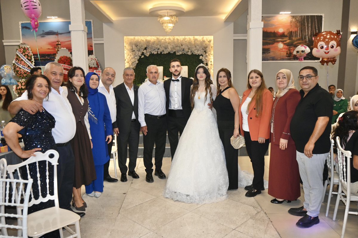 ibrahimgulMHP's tweet photo. Özçıkmaz ve Dağlar ailelerinin kıymetli evlatları Elif ve Hüseyin’in düğün törenine katılarak bu güzel ve anlamlı günlerinde mutluluklarına ortak olduk.
Genç çiftimize bir ömür boyu sağlık, huzur ve mutluluk; Özçıkmaz ve Dağlar ailelerine hayırlı olsun dileklerimi iletiyorum. https://t.co/2aDWMnGpjk