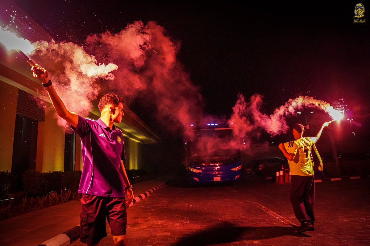 AlnassrFans's tweet photo. هكذا استقبل فرسان النصر في الغربية معشوقهم 🔥🤩

#فرسان_النصر https://t.co/bUpr9vLBT6