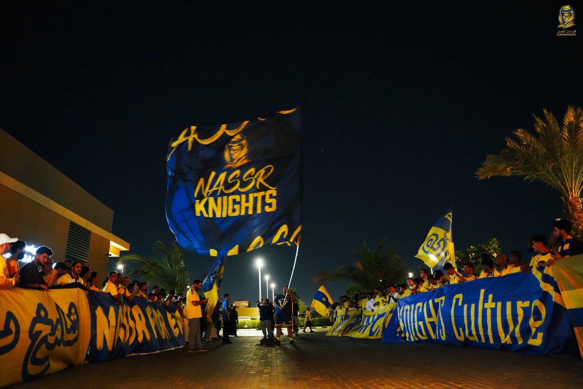 AlnassrFans's tweet photo. هكذا استقبل فرسان النصر في الغربية معشوقهم 🔥🤩

#فرسان_النصر https://t.co/bUpr9vLBT6