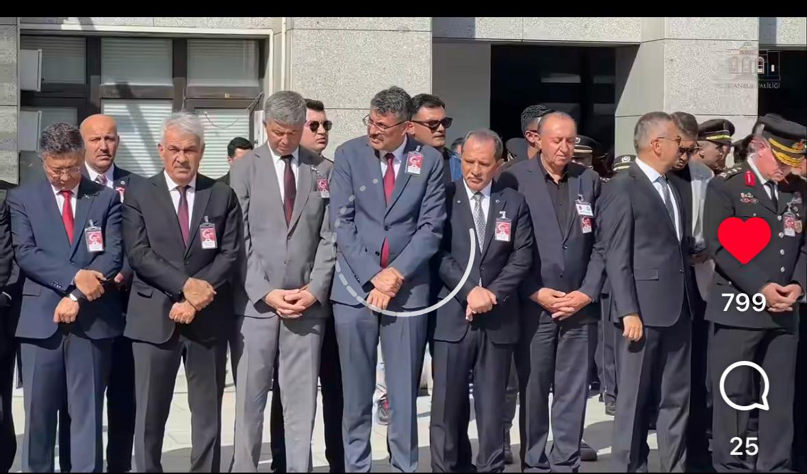 TerorleMucadle's tweet photo. 1- Şube Başkanımız Sayın Hamit Arslan ve Kadın Kolları Başkan Yardımcımız Sayın Zekiye Şeker, şehit Polis Memurumuz Melih Kaygusuz için İstanbul Emniyet Müdürlüğü Vatan Yerleşkesi'nde düzenlenen uğurlama merasimine katılım sağladılar. https://t.co/2PuVJWHnJI