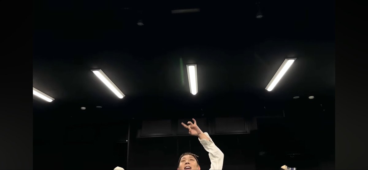 ak64623's tweet photo. それぞれが好きな動きをする自由過ぎる指たちw
そして曲終わりのふっと力が抜けた立ち姿

どちらもユチョンだなぁ、素敵だなぁ◟( ˘ ³˘)◞ ~♡

ダンスの上手い人は星の数ほど居るけど、魅せられるのはユチョンのダンスなんだよなぁ😌

大好き♡

https://t.co/mgBv4ITHkd https://t.co/BWFuN9UidT