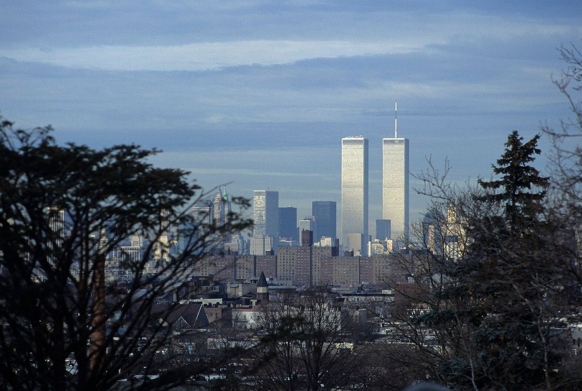 HistoryCalendar's tweet photo. The World Trade Center as viewed from Queens, 1997. https://t.co/1VNMmrUpZI