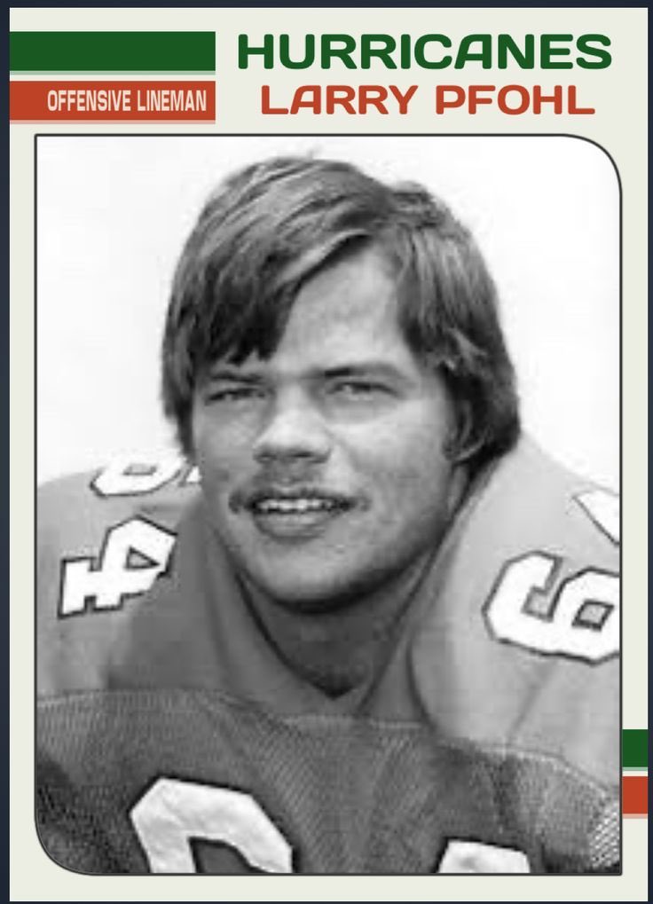 GenuineLexLuger's tweet photo. Canes Football Throwback Pic 🏈🙌👊 https://t.co/IVZOO7GHV7