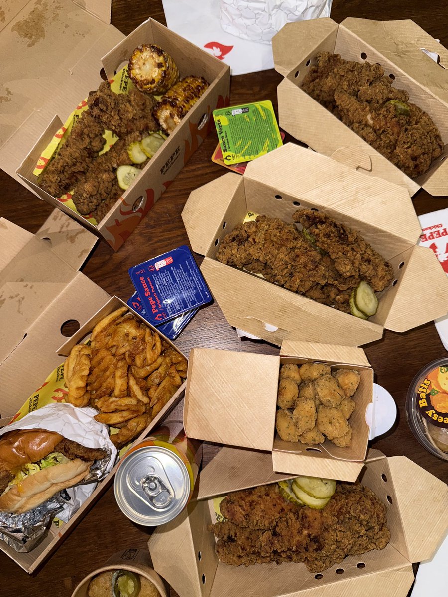 ThePepeChicken's tweet photo. RT et complète cette phrase : Pepe Chicken c’est _________
On drop des codes aux meilleures réponses en DM ! https://t.co/xFiJuXqTQO