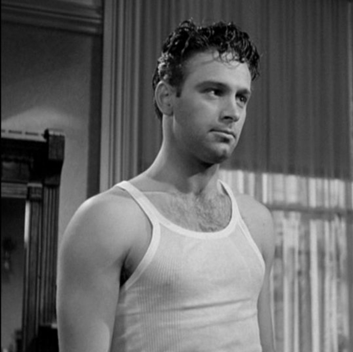 eyesindaddy's tweet photo. William Holden https://t.co/WiB7VKwfbX