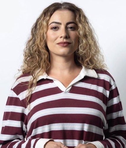 trackchartt's tweet photo. Carol Prado afirma que Beyoncé usou Inteligência artificial no Deluxe do BDAY:

Dei play no deluxe do B'Day e só consegui reparar no filtrinho de IA que de uma forma misteriosa e angustiante a gente anda ouvindo em quase todo lançamento, Se nem a Beyoncé consegue perceber que não tá ficando bom, então a música pop realmente vai virar isso.