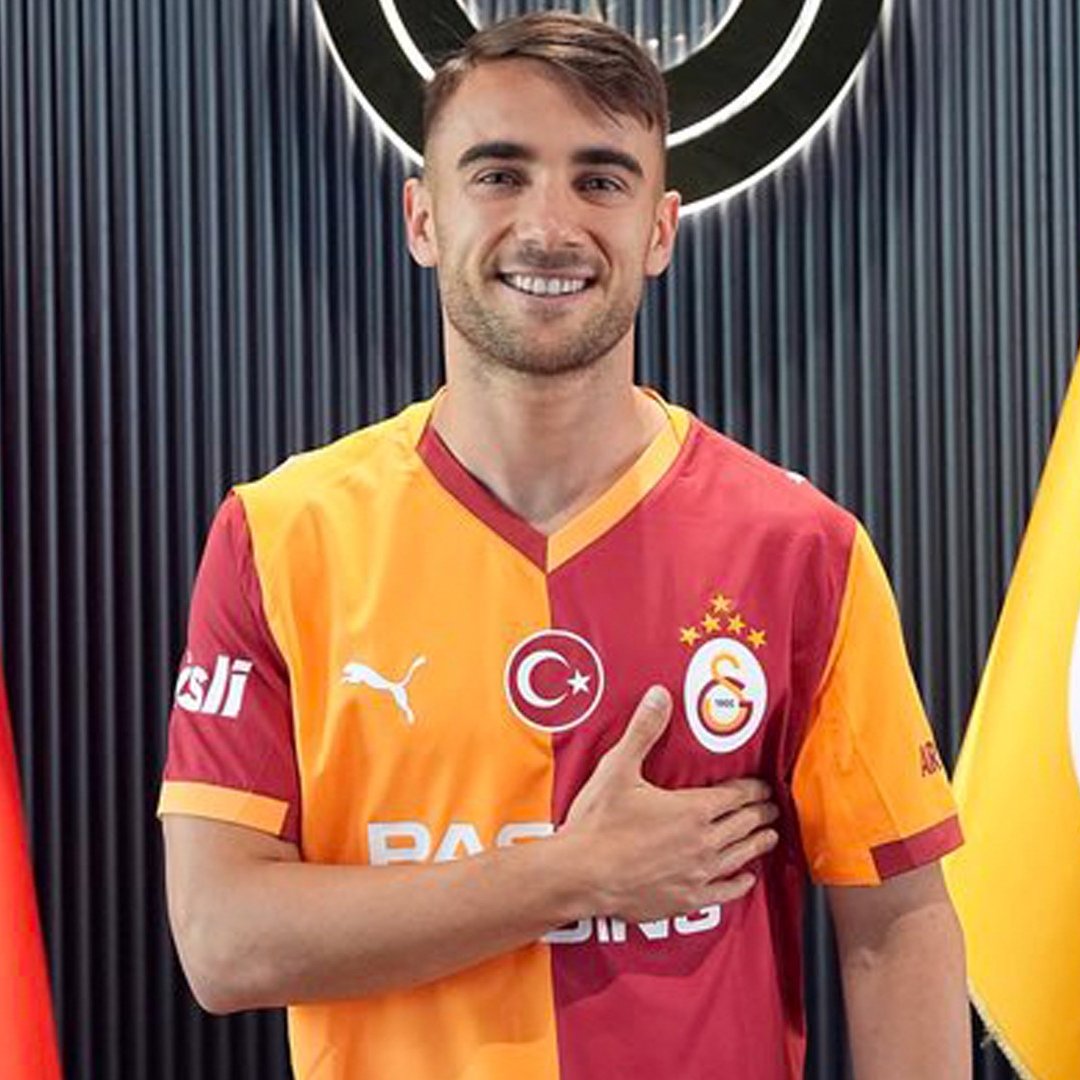 forzacimbom's tweet photo. Okan Buruk: "Sağ tarafta oynayan Yunus çok formda. Yunus'un çok formda olması, o yüzden özellikle sağ tarafı bozmama nedenim. Çok iyi gidiyor." https://t.co/AgTy83LEMO