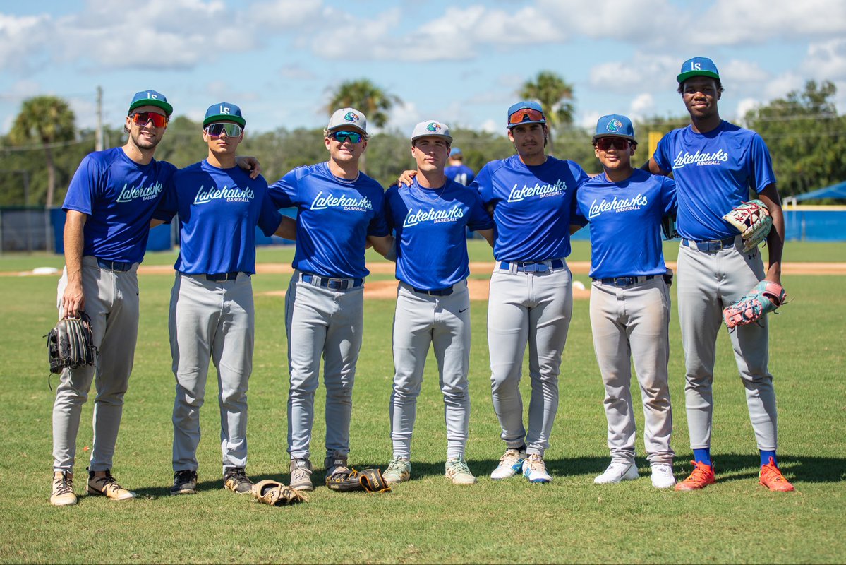 LakehawkSports's tweet photo. College Colors Day! 💚🤘💙

#WingsUp https://t.co/1t2MPRvSXc