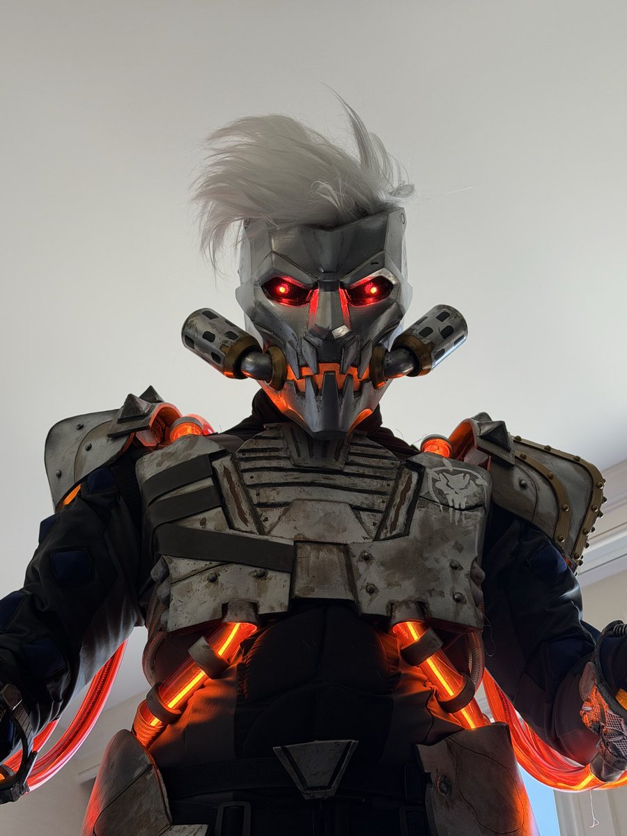 DomGoldOfficial's tweet photo. Hello @Fortnite it’s me Megalo Don, I’m at @DragonCon today :3 🔥 https://t.co/uIQFVufg9k