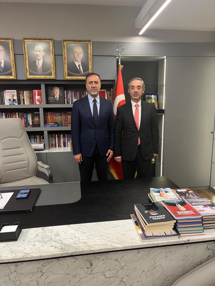 mustafa28kara's tweet photo. 29 Ağustos'ta büyük bir coşkuyla gerçekleştirilen İstanbul Olağan İl Kongremiz esnasında rahatsızlanarak hastaneye kaldırıldım. 
2 Eylül Çarşamba günü taburcu oldum. 
 
Hastanede kaldığım süreçte gerek ziyaret ederek, gerek arayarak ve gerekse sosyal medya platformları üzerinden geçmiş olsun dileklerini ileten başta;

-TBMM Başkanvekilimiz İstanbul Milletvekilimiz Sn.@celal_adan beyfendiye,
-Genel Başkan Yardımcımız İstanbul Milletvekilimiz Sn.@ifarukaksu beyfendiye,
-Liderimiz Sn Devlet Bahçeli’nin Başdanışmanı Sn.@Eyupyildizlar beyfendiye

–Hastaneye kaldırıldığım andan itibaren yakın ilgi ve alakalarını esirgemeyen, bizzat yanımda olarak tüm tedavi sürecimle bizzat ilgilenen/takip eden beraber yol yürümekten onur duyduğum İstanbul İl Başkanımız Sn,@BBvolkanyilmaz beyfendiye

-MYK Üyelerimiz Sn.@OsmanGurMHP_ ,Sn.@YavuzTellioglu Sn.@CuneytGOZ,Sn.Davut Haskırış,Sn.@busracintr,Sn. Umut Bağlı

-Ülkü Ocakları İstanbul İl Başkanımız Sn.@Aalparslandogan ve yönetimine,
-Geçmiş Dönem İl Başkanımız değerli abim İhsan Barutçu’ya
-MHP İstanbul İl Yönetim Kurulu Üyesi Arkadaşlarıma,İlçe Başkanlarımıza ve tüm dava arkadaşlarıma,Ak parti il yöneticilerine ve ilçe başkanlarına şükranlarımı  sunuyorum.

Rabbim herbirinden razı olsun…İyi ki Ülkücüyüm. İyi ki varsınız…