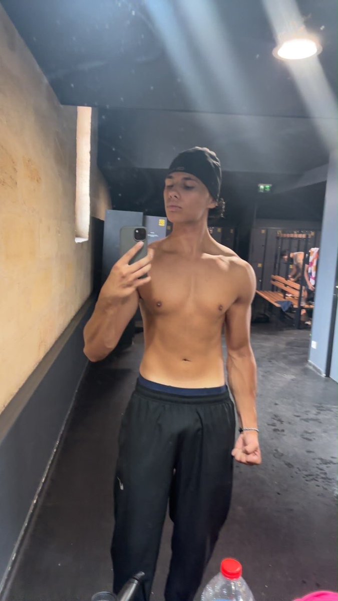 spidyuv's tweet photo. Yoo les gars, C’est Lemjed (400k sur TikTok : ishowspidyy). 

Retrouvez moi désormais sur uv pour du contenu exclusifs 😈🔥

Offre de bienvenue : abonnement à 1€ pendant 72h 🎁

Lien juste ici ➡️ https://t.co/vAMJCkpwUG https://t.co/jEEkbfFPVY