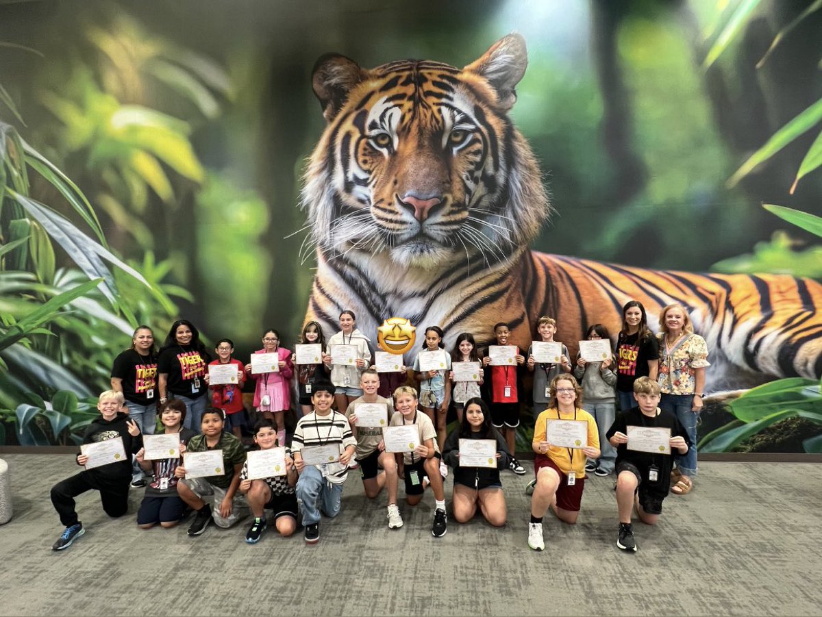 TISDWIS's tweet photo. Today we recognized students who demonstrated our Great Expectations Life Principles of respect, responsibility, and effort! 

We are proud of our students and how they represent West Intermediate. https://t.co/EAnauqmZAj