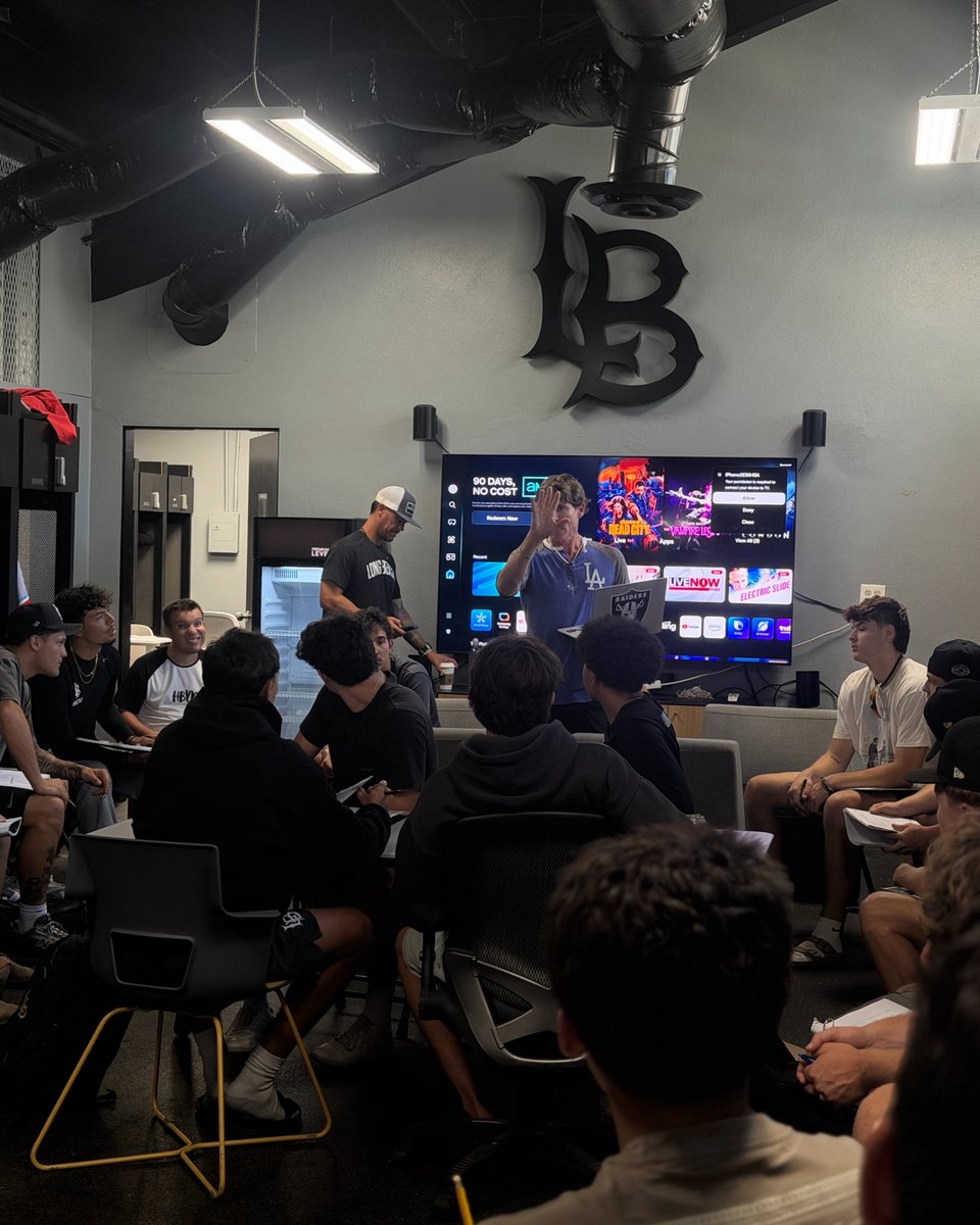 LBDirtbags's tweet photo. 𝐁𝐞𝐲𝐨𝐧𝐝 𝐁𝐚𝐬𝐞𝐛𝐚𝐥𝐥. ⚾️

Thank you to Dean Whellams for spending time with our team and reminding us that becoming a great player starts with becoming a great person, teammate and leader.

 #GoDirtbags | #LongBeachBuilt https://t.co/XhD9aOXzfZ