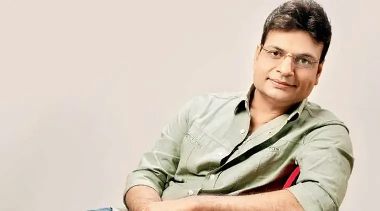 yoonshabnami's tweet photo. Happy birthday to Irshad Kamil…one of the best lyricists we have ever had. He writes feelings we didn’t even know existed and his whole discography is a demonstration of how many different ways the human heart can feel.

What's your favorite song by him? https://t.co/uDndMNW6Zd