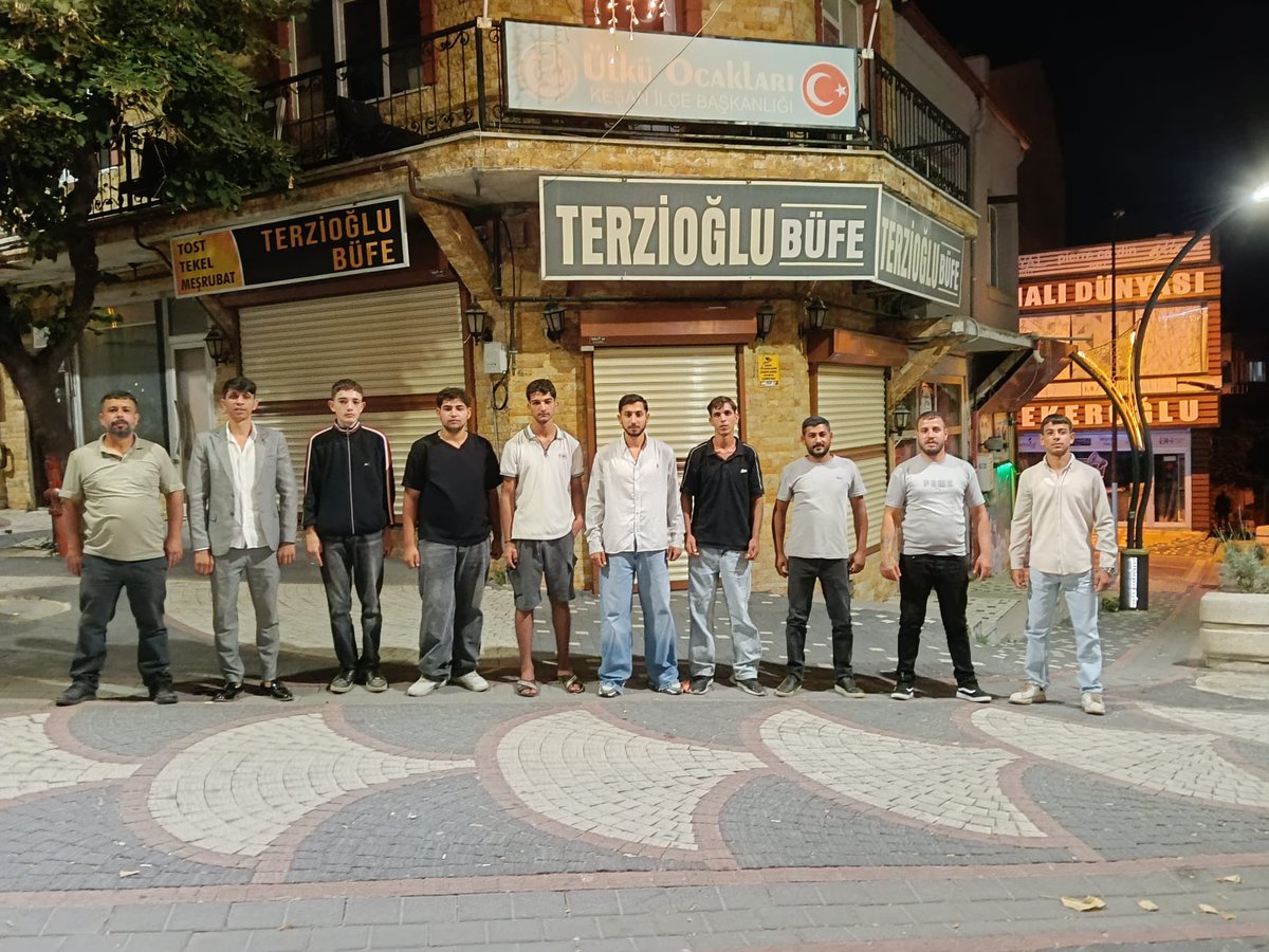 EvrenBulut22's tweet photo. Ülkü Ocakları Keşan İlçe Başkanlığı Olarak 
Lise Teşkilatlarımızla Okullar Öncesi Toplantı Gerçekleştirdik.

#VarolsunÜlküOcakları
#LiseTeşkilatları
#KeşanÜlküOcakları

@ayyildirim1 
@fatihaydin_TC https://t.co/TUcHvXEVlL