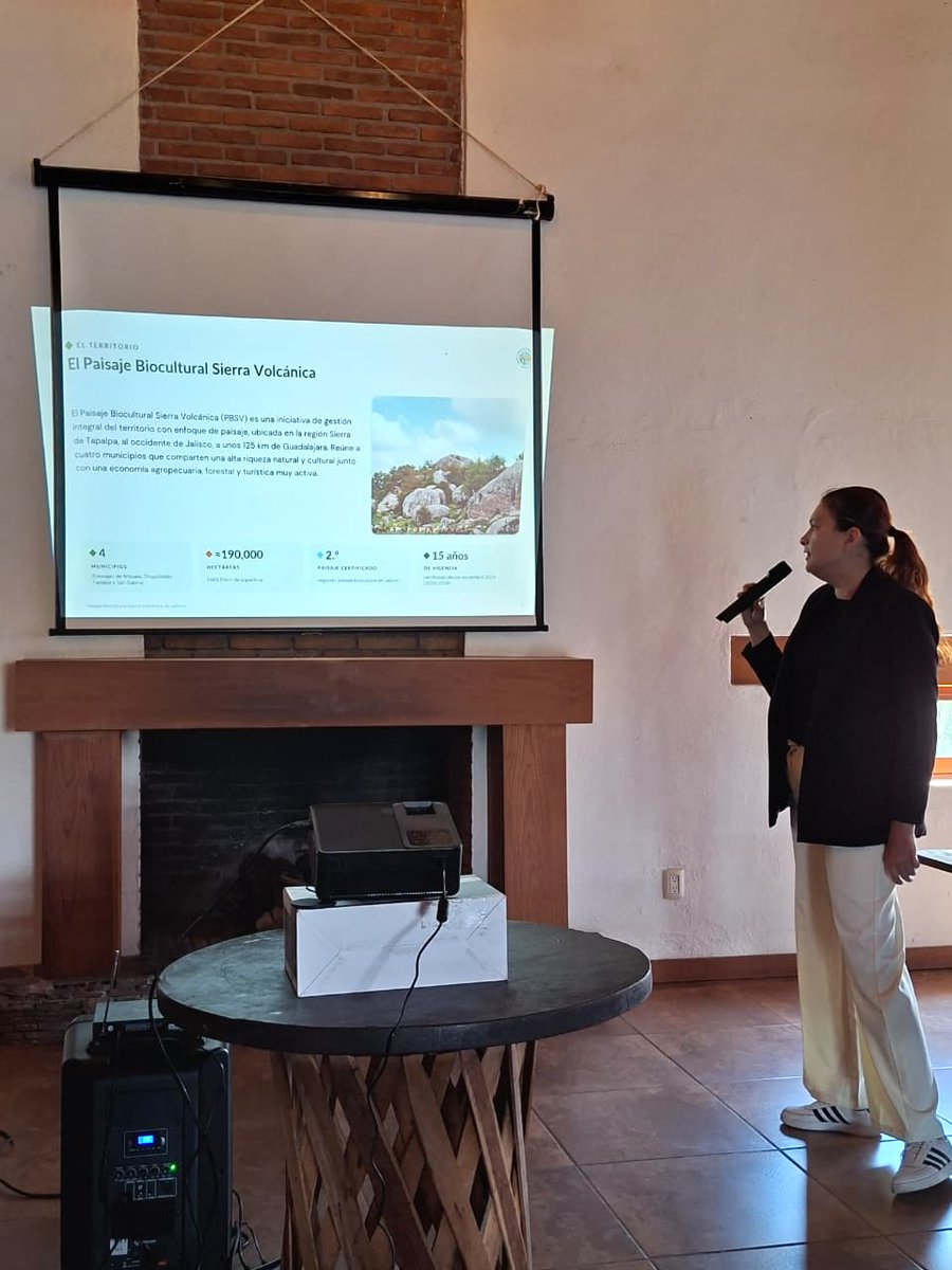 CDAAJalisco's tweet photo. #AgendaCDAAJ Conocer el territorio, escuchar a sus actores y compartir experiencias es parte de construir soluciones para el campo.
Durante nuestra visita al Paisaje Biocultural Sierra Volcánica de Jalisco conocimos iniciativas que integran producción y sostenibilidad
#Tapalpa https://t.co/0Nke27iMoz