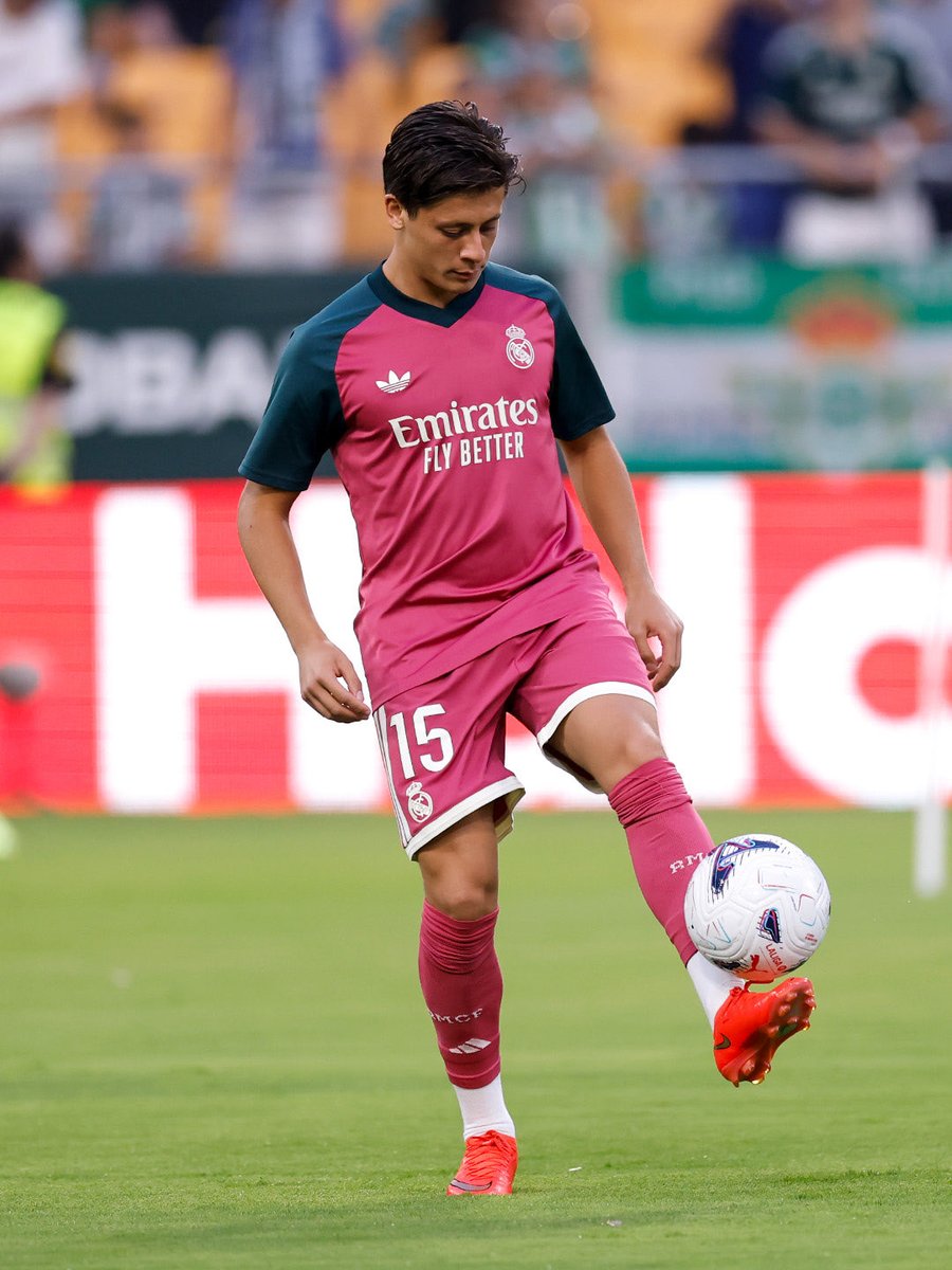 theMadridZone's tweet photo. Arda Güler vs Betis, HT:

• 7 (!!) chances created
• 3 big chances created
• 5/5 crosses completed
• 4 accurate long balls

INSANE. 🇹🇷😳 https://t.co/JhKoPmGWmP
