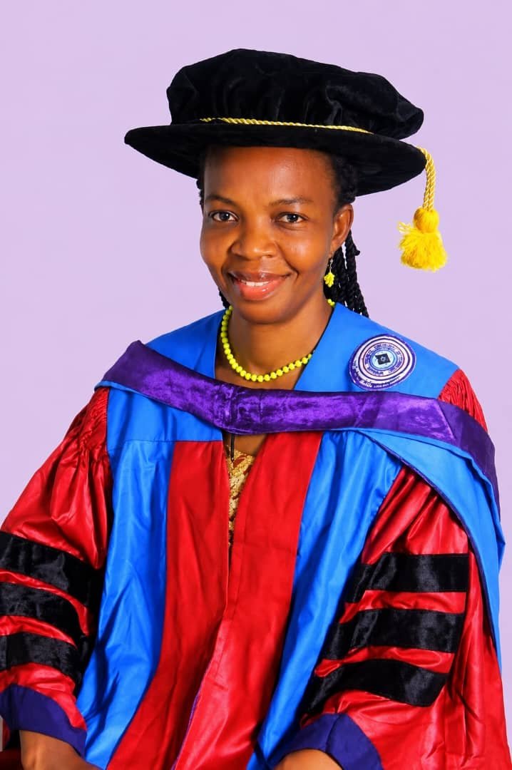 chi_amaka120's tweet photo. All of you should congratulate my mummy she's now a professor in Geology... My ever ambitious Girl frr https://t.co/Wvvhrzv7KW