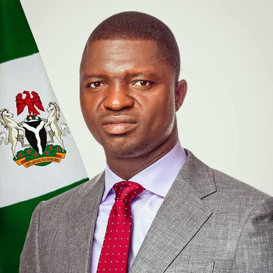 PO_GrassRootM's tweet photo. Zulum’s Commissioner in Borno (APC) threatened voters. DSS and Police are mute.

Kuje Area Council Chairman (APC) threatened voters. DSS and Police are mute.

The Governor of Ebonyi State (APC) threatened voters. DSS and Police are silent.

A Local Government Chairman in Kebbi State threatened voters. DSS and Police are silent.

Nigerians will respond and return the fire back to them. 2027 is not 2023.