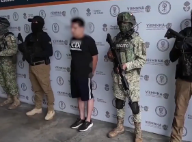 CorresponsalsMX's tweet photo. 🚨Detienen al #influencer #Oscorp acusado de p0rn0grafía infantil.
Oscar Adrian Del Río fue señalado por el Centro Nacional para Niños Desaparecidos y Explotados #NCMEC con sede en #EEUU quien generó la alerta de cuentas, correos y direcciones IP vinculadas al domicilio del detenido.
El creador ya esta en #PuenteGrande #Jalisco.
#estados #menoresdeedad #delitos