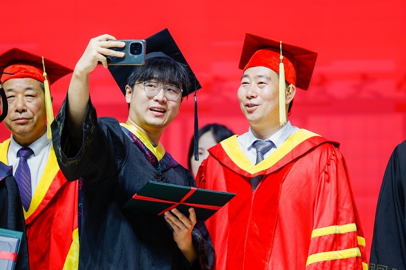 AntoinePonsar's tweet photo. Grad cap thrown, diploma in hand—this campus chapter ends here, but the next adventure’s just starting. https://t.co/E1GQwx9Z2V