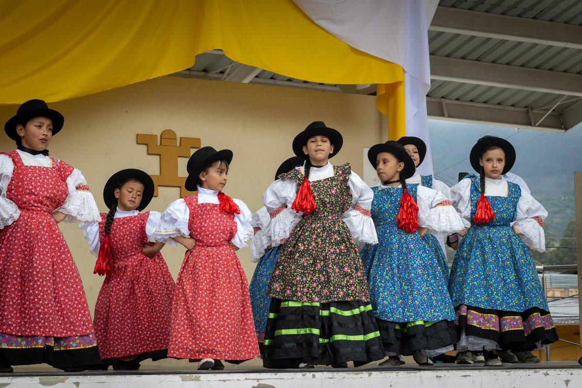 IDECUTCundi's tweet photo. 🧵 1/4  #Pasca celebró sus 489 años de historia con una jornada llena de cultura y tradición. La Banda Sinfónica del Departamento, actos culturales, muestras dancísticas y más de 300 personas hicieron parte de esta gran #celebración. https://t.co/dTAX0jm8Ao