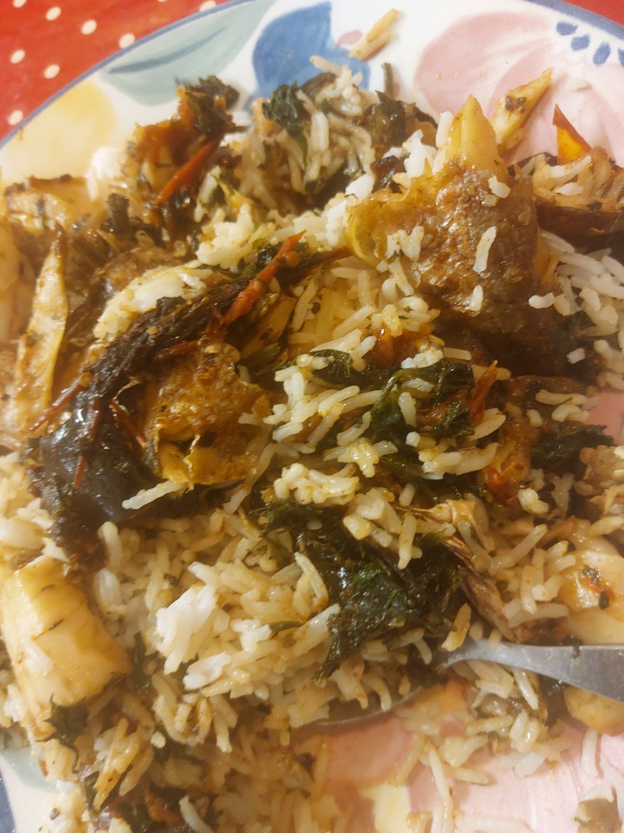joblijob16's tweet photo. Friday is great for #fish .
On a budget, you can get some hake #fish tails at any eastern European shop around.
I made mine on the grill(not BBQ) with #pumpkinleaves and #aubergines .
#Hakefish is very meaty and easy to debone as well and less fishy too.๐๐๐๐๐๐๐ฅฐ๐ฅฐ๐ฅฐ๐ฅฐ https://t.co/z9mi9dyIXp