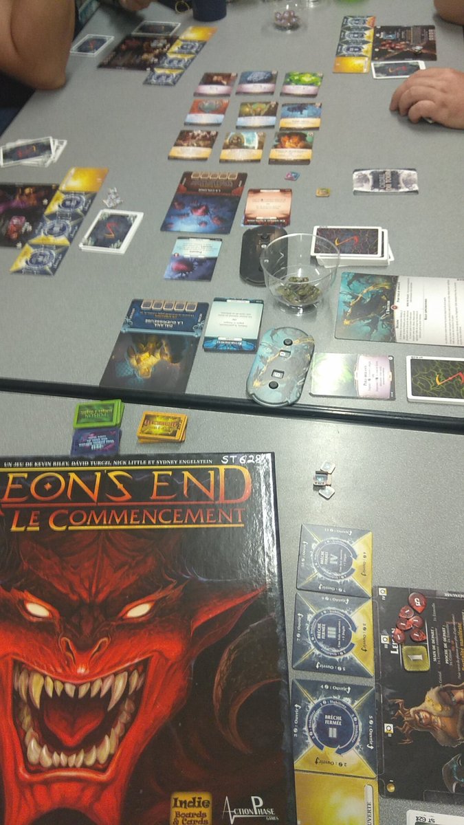 meyklar's tweet photo. Découverte du #j2s #AeonsEnd #LeCommencement https://t.co/nMgEnQUMmD
