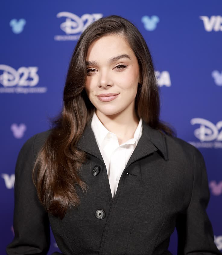 SteinfeldSource's tweet photo. Hailee Steinfeld’s ‘WINTER GAMES’ has found a new home at Netflix. The film, co-starring Miles Teller, was acquired by the streaming platform after Paramount Pictures scrapped the project.

Filming is set to begin this December in Montreal. https://t.co/g15RoyDQ7q