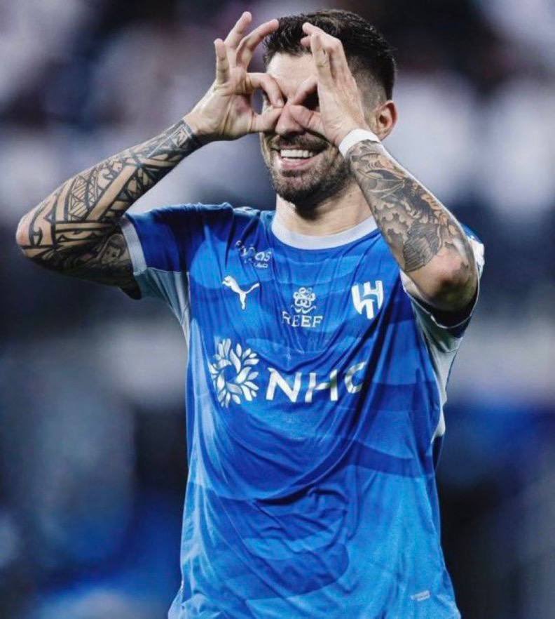 1SD2030's tweet photo. الهلال حين يحضر.. يحضر معه الانتصار 💙
فوز مستحق على الشباب، أداء يليق بالزعيم وحسم يؤكد أن الهلال لا يرضى إلا بالقمة. 🏆💙

#الهلال #الهلال_الشباب https://t.co/s0dRBBv3hh