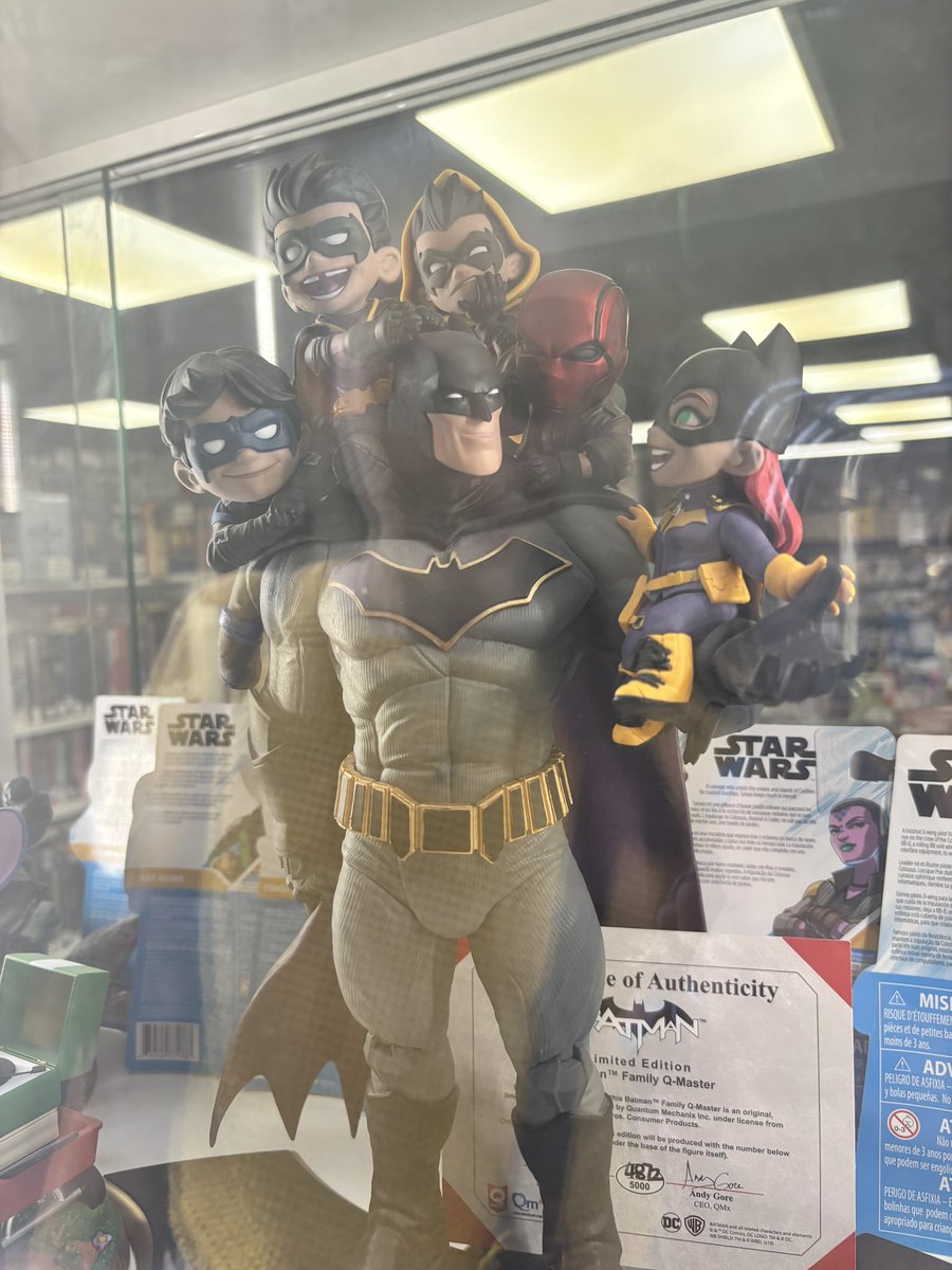nightr0bin's tweet photo. THE FIGURE WE FOUND 😭😭😭 https://t.co/rPUICsniFf