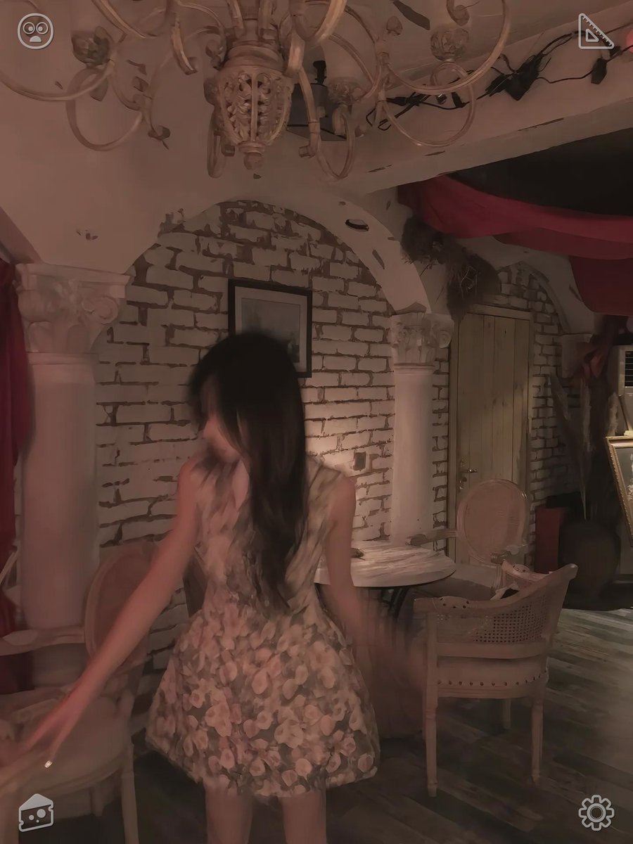 rubialuizaa's tweet photo. 📧The carpet's dust gets pulled up by the vacuum. Mint tea. After letting it cool, she sliced a piece and tasted it—the crisp, layered pastry, the soft, sugary apples, the cozy spice—everything blended into a sensation of affection, belonging, and the comfort of Elara's embrac https://t.co/PlymkOxQIg