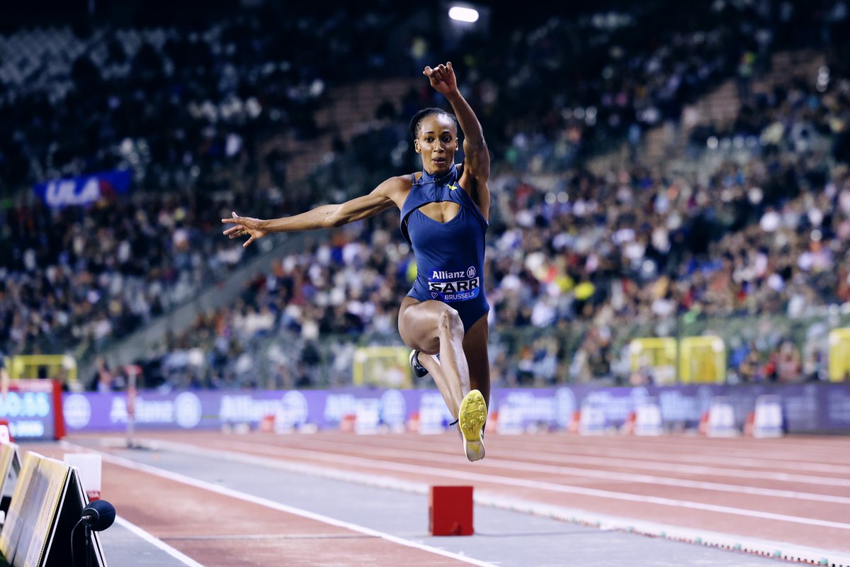 Diamond_League's tweet photo. Senegal's first ever #DiamondLeague champion!

Saly Sarr sails to 14.96m to win the women's triple jump!

#DLFinal💎
#BrusselsDL🇧🇪
#DiamondLeague
📸@gorczynskamarta https://t.co/U2Zxbj99Pa
