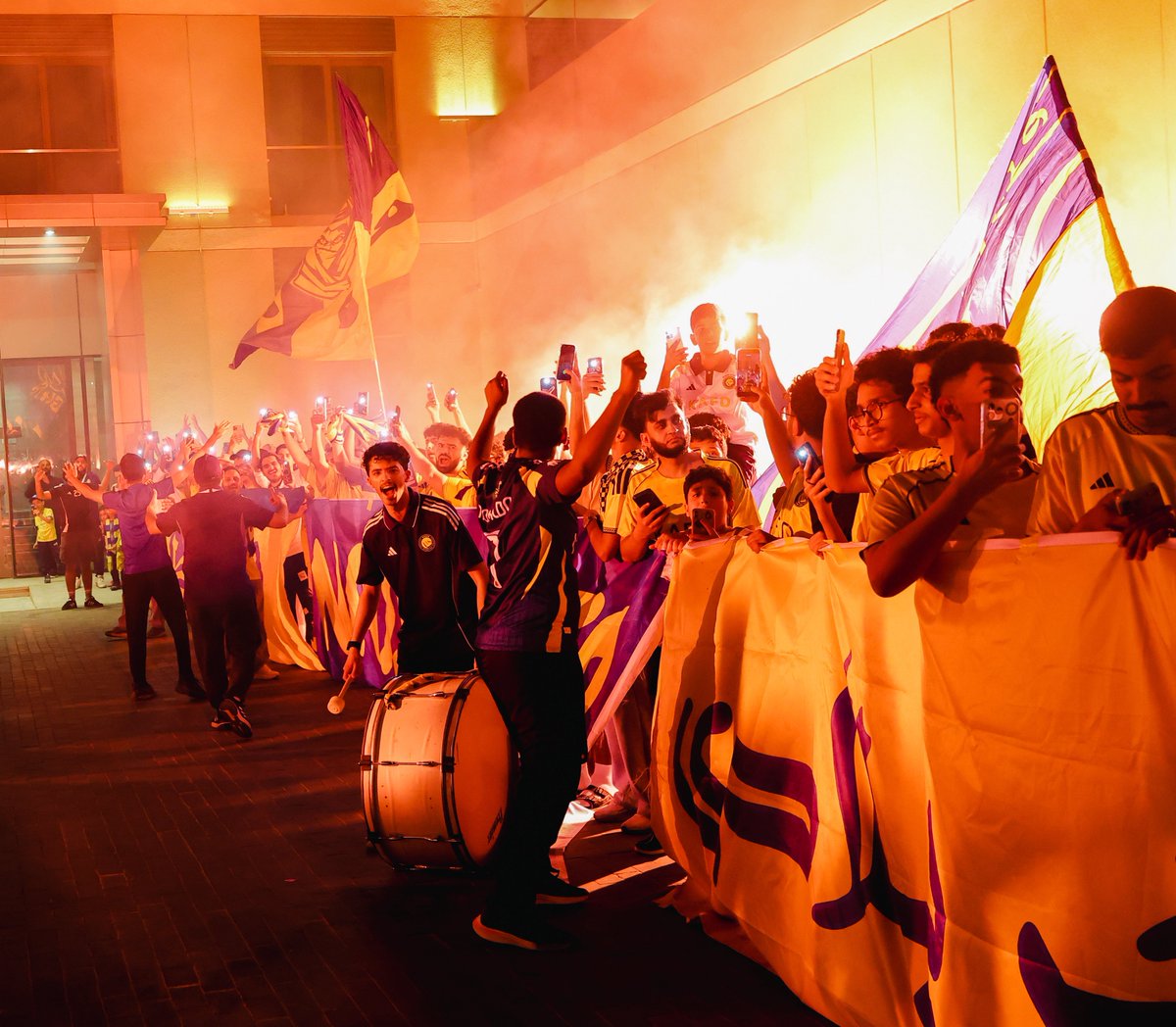 AlNassrFC_EN's tweet photo. From the West Coast, the Knights of Najd 💛⚔️ https://t.co/ii6uOtFxkZ
