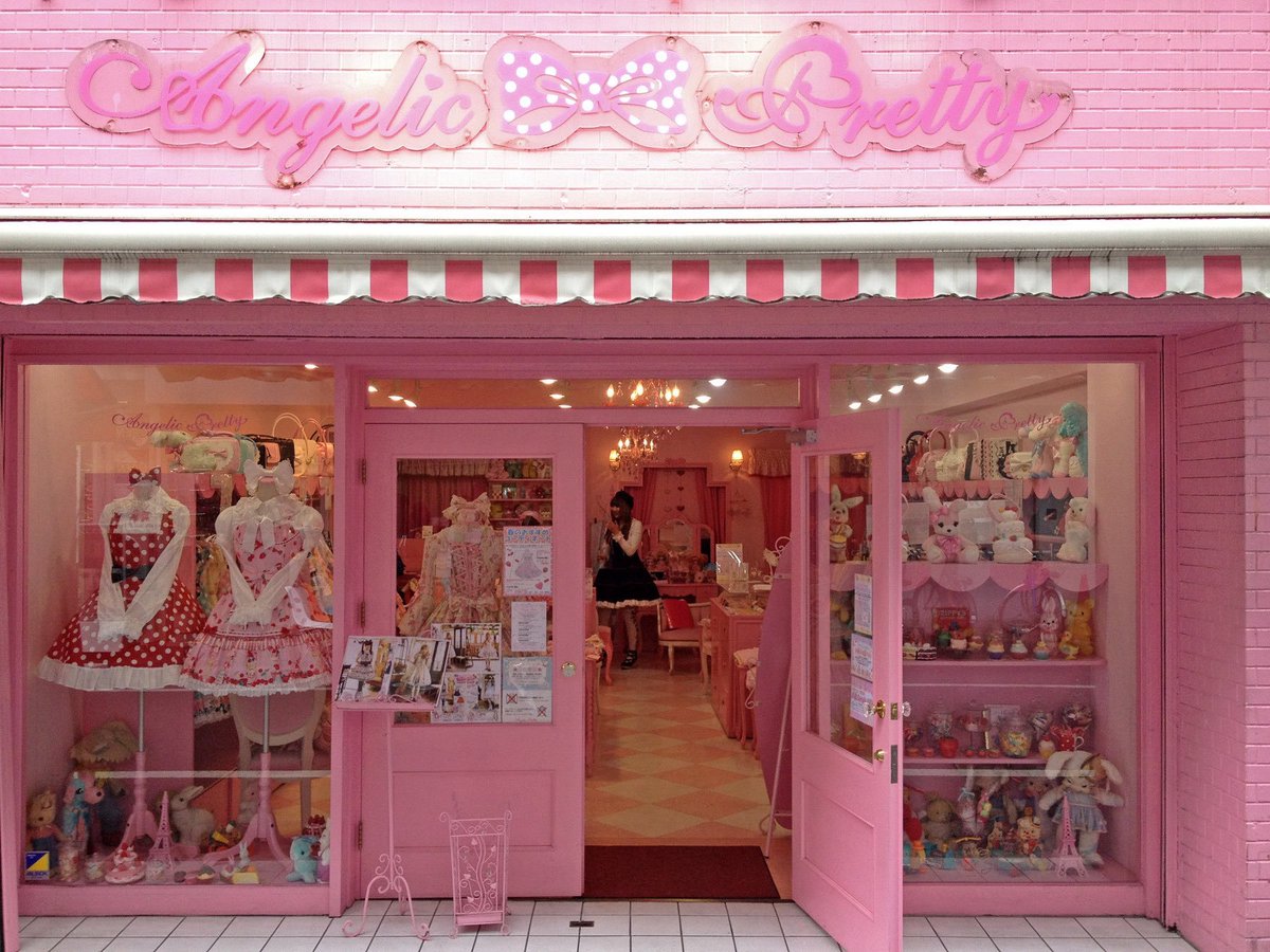thepinkernet's tweet photo. angelic pretty store in osaka jp (2011) https://t.co/2Gk9sLiXdH