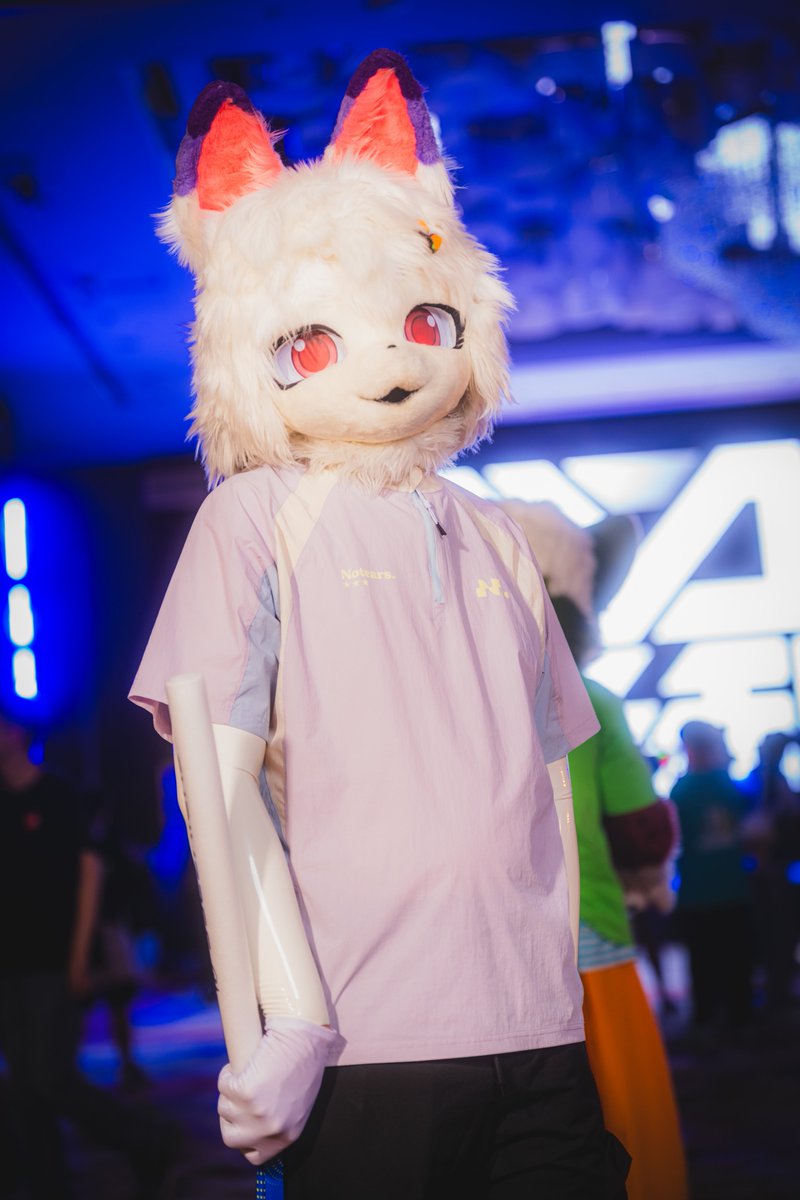 Rabbit_Momooo's tweet photo. 光影刺客，小兔来袭！
第一次穿着胶衣打底去夜场玩耍！
好好玩！

感谢我超爱的摄影大大帮我留下这一刻！
📸:@ROOFnMILUO1011 https://t.co/vK9Eta4CZt