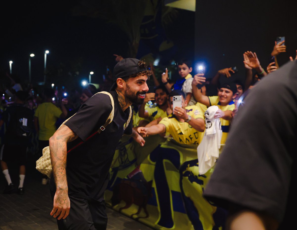 AlNassrFC_EN's tweet photo. From East to West, the love travels with him.. Wherever AlNassr goes, his people find their way 💛 https://t.co/UdLQ9inrln