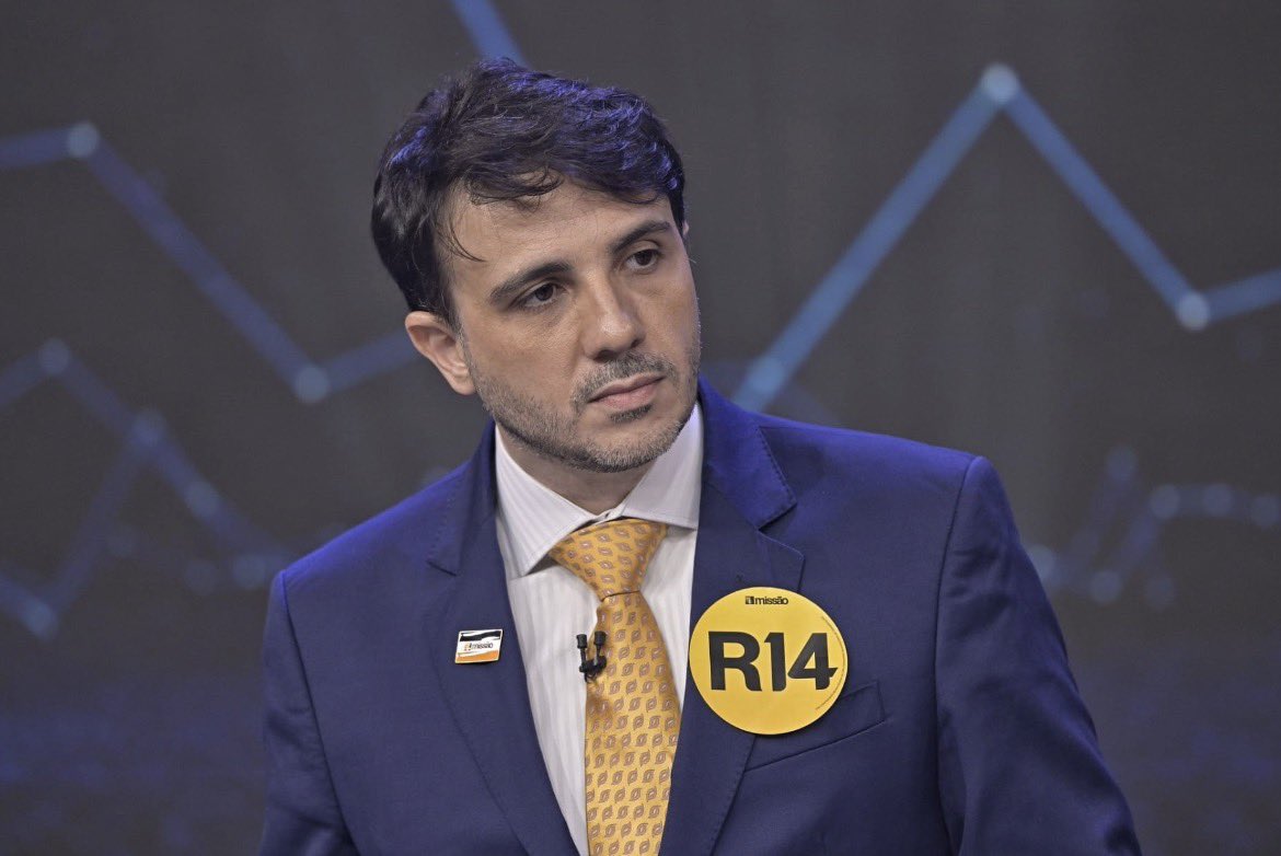 OFCBostil's tweet photo. Tem umas 2 semanas que eu declarei que iria votar 14 pq quero ver o Renan no 2º turno… de lá pra cá todas as críticas que eu vejo sobre ele são bem genéricas, tipo: “PSOL kids”, “pára-choque do Lula”, “petista enrustido”, etc… ninguém consegue falar mal das propostas. https://t.co/ENfwk8RNaw