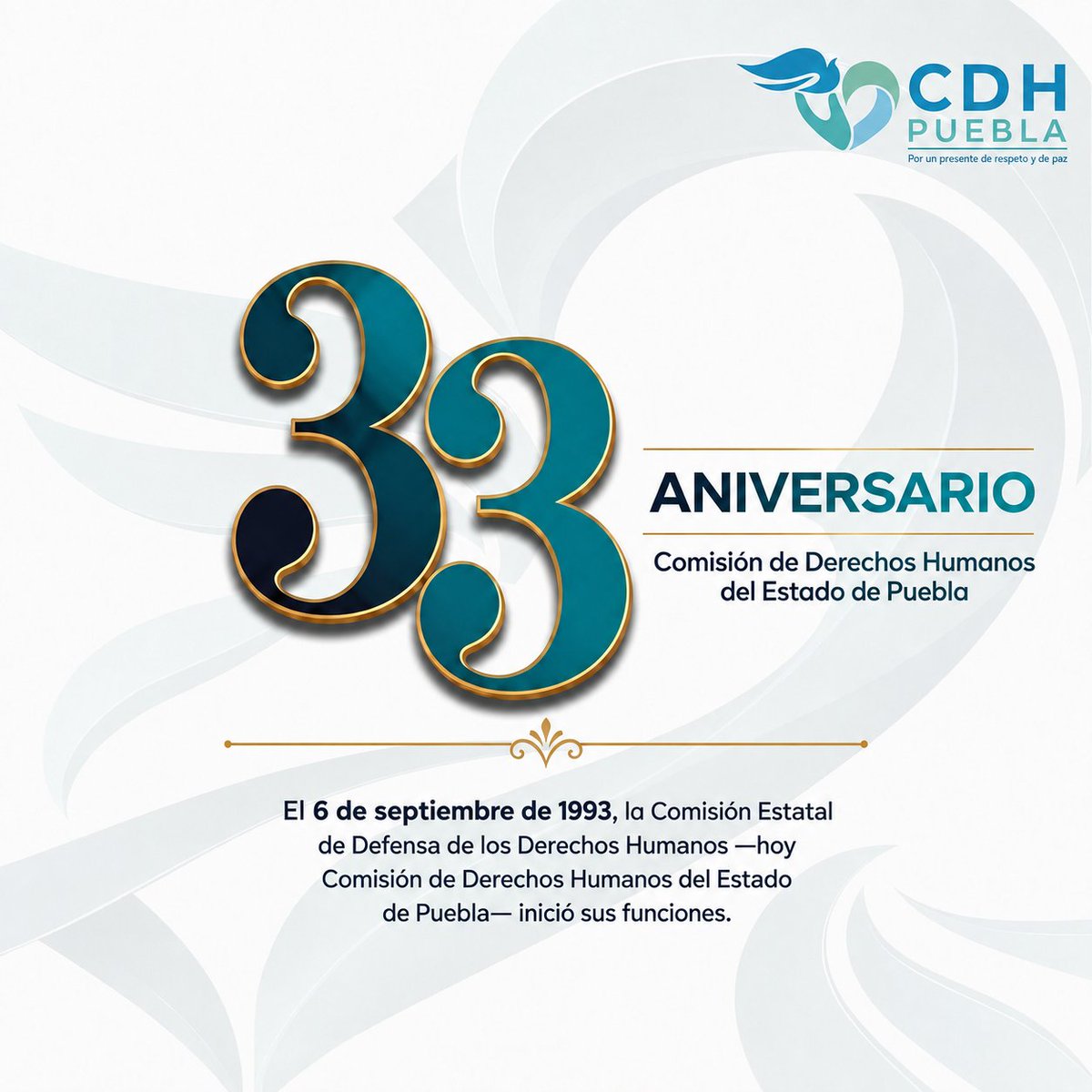 CDHPuebla's tweet photo. 33 años defendiendo derechos. 33 años frente a los agravios, las desigualdades y los abusos de poder.

🗓️ El 6 de septiembre de 1993, la Comisión de Derechos Humanos del Estado de Puebla inició formalmente sus funciones, después de que en diciembre de 1992 se publicara el decreto que dio origen a esta institución.

Desde entonces, nuestra tarea no ha sido permanecer al margen. Ha sido señalar, acompañar, exigir y defender cuando la dignidad de las personas es vulnerada; visibilizar los obstáculos que impiden ejercer plenamente los derechos y cuestionar aquellas prácticas institucionales que reproducen violencia, discriminación o abuso de poder.❗

👉Porque los derechos humanos no se defienden únicamente cuando la vulneración ya ocurrió, también se defienden anticipándose al daño.

⏳Por eso, a 33 años de nuestra creación, asumimos un desafío mayor: fortalecer una cultura de prevención que permita identificar riesgos, actuar a tiempo y transformar las condiciones que hacen posible que los derechos sean vulnerados.

No basta con atender las consecuencias.
Hay que cuestionar las causas.
No basta con reaccionar ante los agravios.
Hay que prevenirlos.
No basta con reconocer derechos.
Hay que garantizar que puedan ejercerse.

✅ Este aniversario no es un punto de llegada. Es una renovación del compromiso con una defensa de los derechos humanos activa, crítica y cercana a las personas.

33 años después, seguimos aquí: para acompañar, señalar, prevenir y defender.

#PorUnPresenteDeRespetoYPaz #33AñosCDHPuebla #DerechosHumanos #Prevención #DignidadHumana