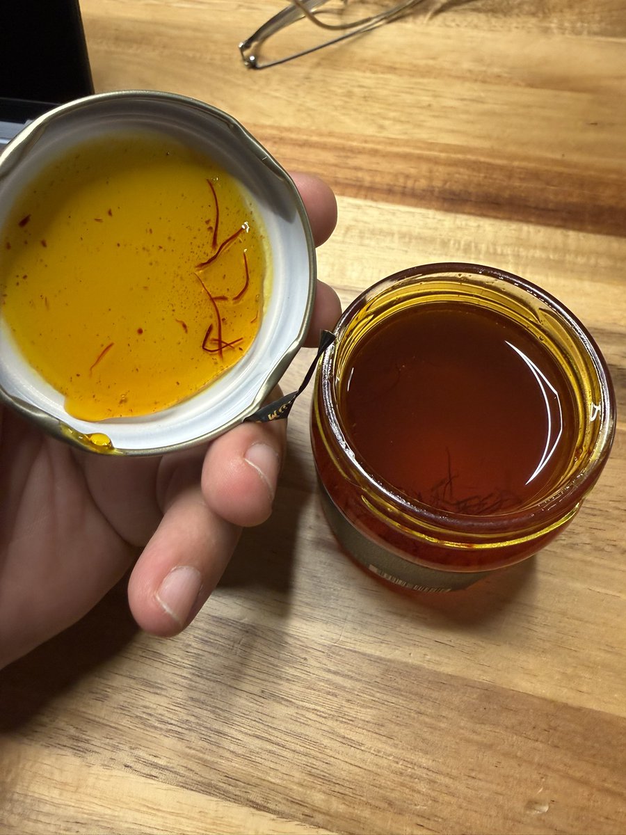 kayamerthasan_'s tweet photo. Azerbaycan Karabağ’dan son zamanlarda tattığım en iyi bal diyebileceğim bir bal geldi. İçine biraz da gerçek, 1.kalite safran katılmış. Mükemmel bir ürün olmuş. Hiç tahmin etmezdim oradan bu kalitede bir bal çıkacağını. https://t.co/qzNHxpcRl2