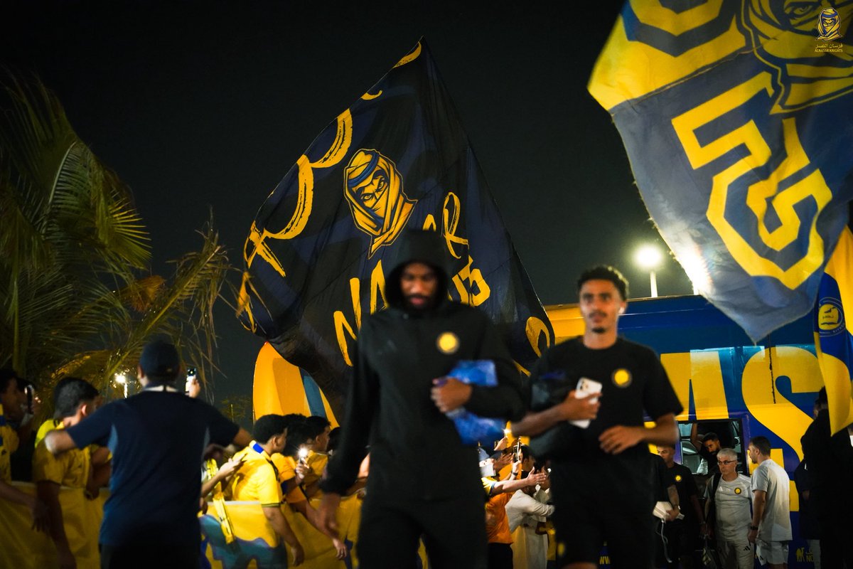 AlnassrFans's tweet photo. يراقبكم الجميع… وكعادتكم، كنتم في الموعد 🫡

باختصار… يا حظنا فيكم 🫶🏻💛

#فرسان_النصر https://t.co/DjbQOdAVNG
