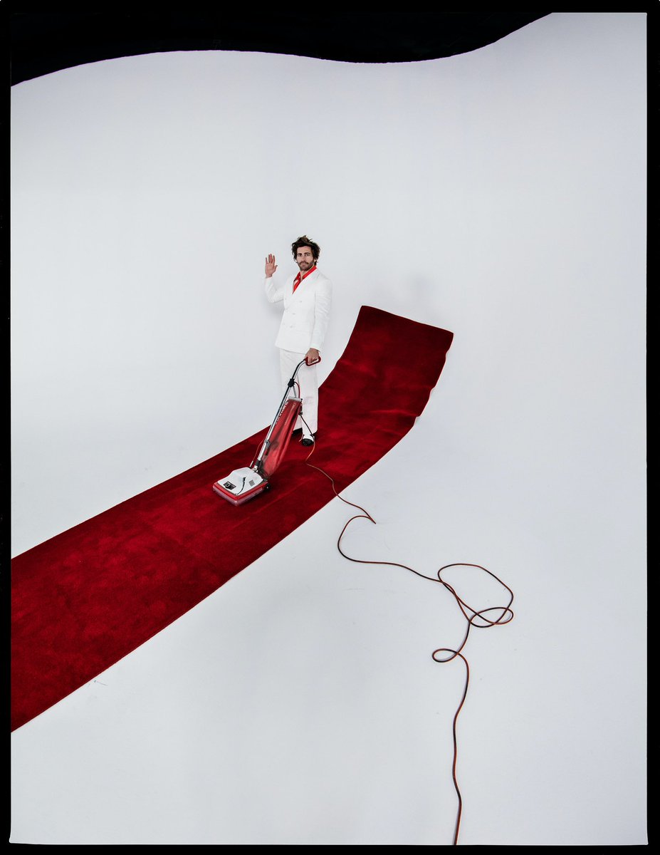 gyllenhaald4ily's tweet photo. #JakeGyllenhaal photographed for WMagazine (2022) ❤️ https://t.co/4V1QktQLM4