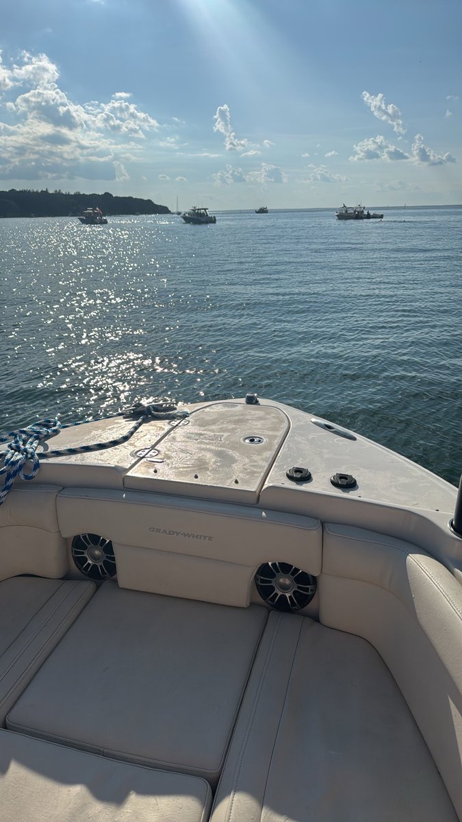 KaizenWintersVT's tweet photo. Boat https://t.co/YQpCi6oFF0