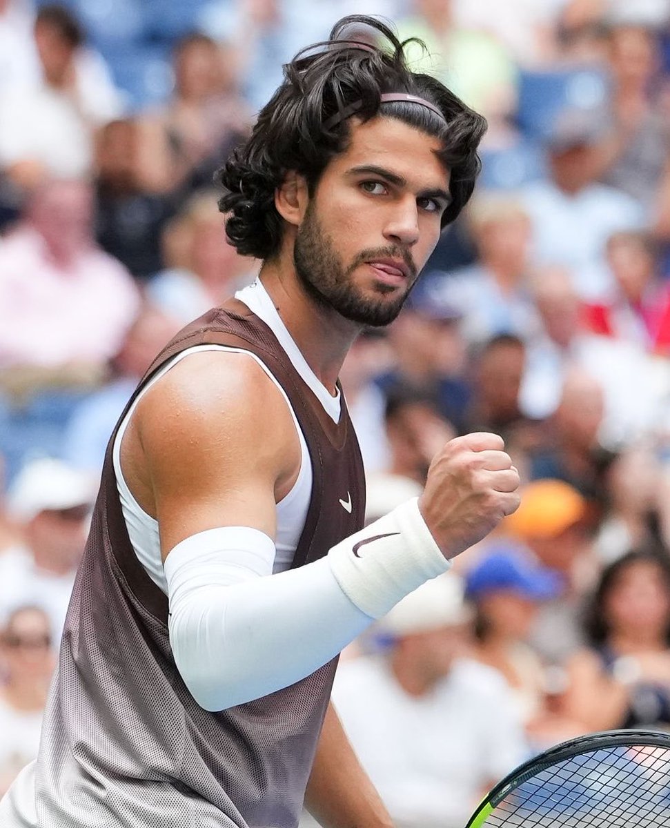 alcarchive's tweet photo. Carlos Alcaraz into R4!!! VAMOOOS https://t.co/jNHuTpNfzr